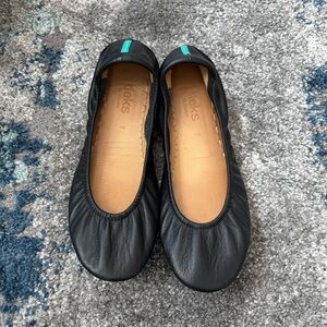 Tieks Black leather Ballet Flats Sz 7 worn twice